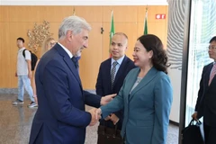 Le président de la Lombardie, Attilio Fontana, et la vice-présidente du Vietnam, Vo Thi Anh Xuan. Photo: VNA