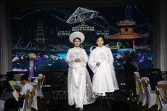 Représentation de l'ao dai à l'événement. Photo: VNA