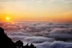 "Chasse aux nuages" au sommet du Dông Cao