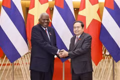 Le Vietnam prend en haute considération et souhaite approfondir ses relations avec Cuba