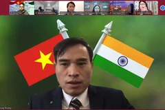 Le conseiller commercial de l’ambassade du Vietnam en Inde, Bui Trung Thuong, prononce le discours d’ouverture du webinaire. Photo : VNA