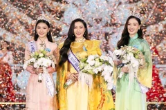 Nguyen Ngoc Kieu Duy (au milieu), originaire de Can Tho dans le delta du Mékong, a été sacrée Miss National Vietnam 2024 lors de la finale qui s'est déroulée le 28 décembre à Ho Chi Minh-Ville. Photo: VNA