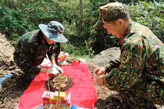 La province de Tuyen Quang renforce la recherche des dépouilles des martyrs sur l’ancien champ de bataille de Vi Xuyen. Photo: qdnd.vn