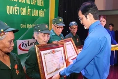 Le 75e anniversaire de la Journée des Jeunes volontaires du Vietnam célébré à Hanoï. Photo: VNA