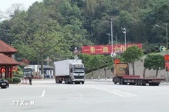 Ces dernières années, la coopération entre le Vietnam et la Chine pour développer des "postes-frontières intelligents" est devenue un axe stratégique. Photo: VNA