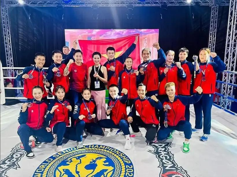 L'équipe vietnamienne remporte deux médailles d'or aux Championnats du monde de muay thaï 2024. Photo: nguoilaodong