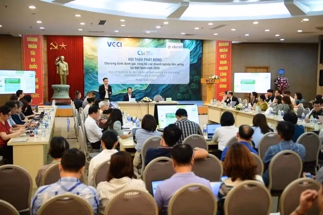Cérémonie de lancement du programme d'évaluation des entreprises durables au Vietnam en 2024. Photo: VietnamPlus