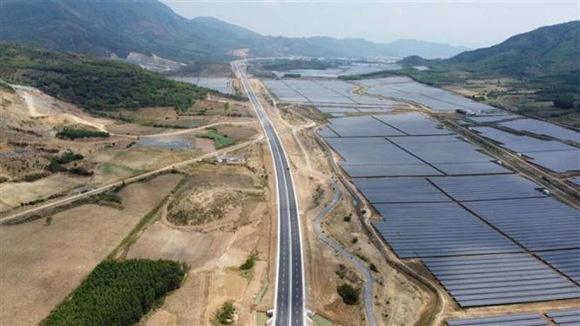 L'autoroute Nha Trang - Cam Lam. Photo : VNA