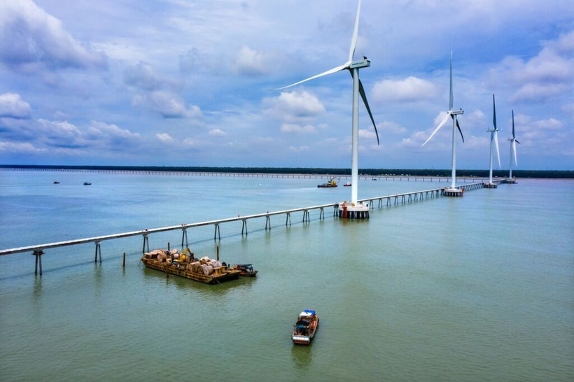 La centrale éolienne Dông Hai 1 dans la provine méridionale de Trà Vinh. Photo : CVN
