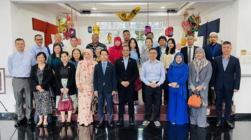 Les délégués participant au séminaire à Brunei. Photo: VNA