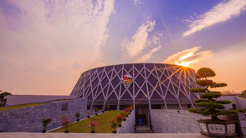 Le musée historique de la Victoire de Diên Biên Phu est situé dans le quartier Muong Thanh, ville de Diên Biên Phu. Il a été construit en 1984, à l'occasion du 30ème anniversaire de cette victoire. Photo: Vietnam+