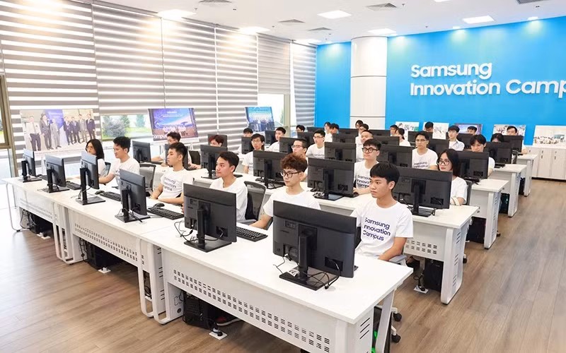Le NIC et Samsung Vietnam lancent un programme de développement des talents technologiques. Photo: nhandan.vn