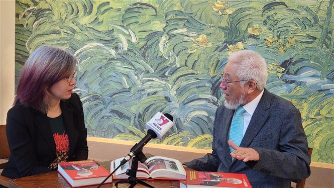 L'auteur Cho Chul-hyeon a accordé une interview à la VNA. Photo: VNA