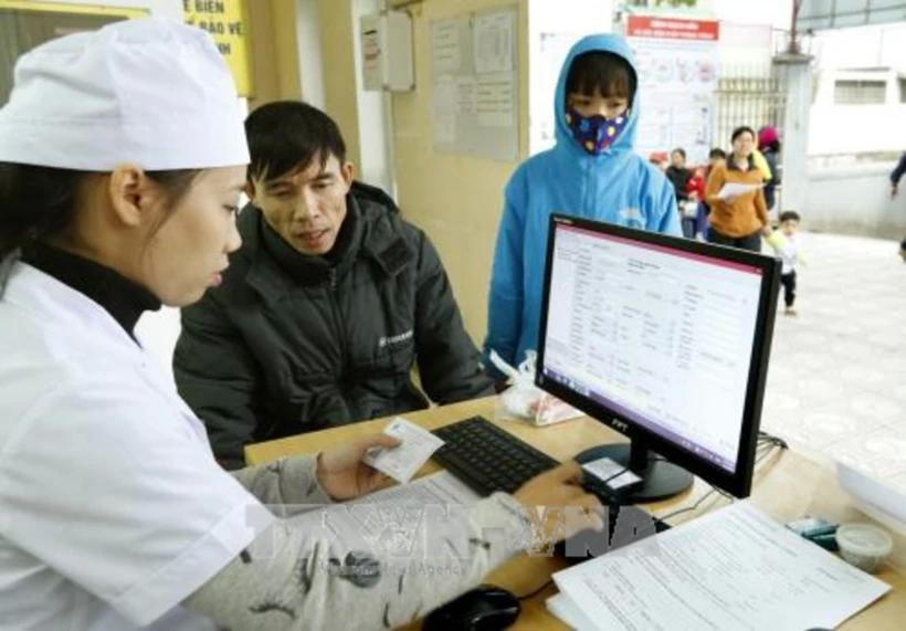 Hanoï expérimente la mise en place de la plateforme de dossier de santé électronique (EHR – Electric Health Record) dans le quartier de Phuc Dong, arrondissement de Long Bien. (Photo : VNA)