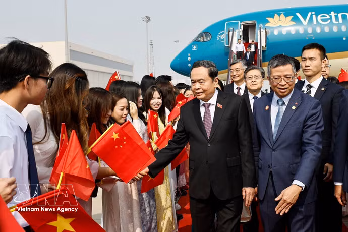 Le président de l’Assemblée nationale du Vietnam, Tran Thanh Man, est arrivé le 11 octobre à Pékin. Photo : VNA
