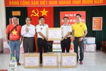 Les compatriotes du continent ont envoyé aux forces armées et à la population insulaires des cadeaux précieux, tant sur le plan spirituel que matériel. Photo : https://baohaiquanvietnam.vn/