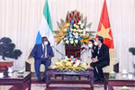 Le président du Comité populaire de Hô Chi Minh-Ville reçoit le président de Sierra Leone