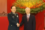 Le secrétaire général du Parti Nguyen Phu Trong reçoit le ministre chinois de la Défense
