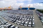 Voitures importées au port de la ville de Hai Phong du nord. Photo : VNA)