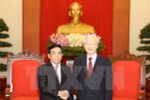 Les dirigeants vietnamiens reçoivent le vice-président laotien Phankham Viphavanh