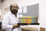 Des fèves aux tablettes, les faiseurs du chocolat de luxe au Vietnam