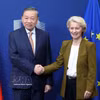 Le secrétaire général du Parti communiste du Vietnam (PCV) et président du Vietnam, To Lam, et la présidente de la Commission européenne, Ursula von der Leyen. Photo: VNA