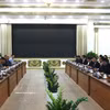 Le président du Comité populaire de Hô Chi Minh-Ville, Nguyên Van Duoc (droite) et Kelly Coldiron, sous-secrétaire adjointe au Commerce des États-Unis chargée de l’Asie et directrice exécutive par intérim du programme SelectUSA. Photo: VNA