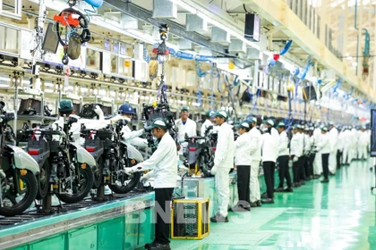 Chaîne de montage de motos de Honda à Phu Tho. Photo : Bnews/VNA