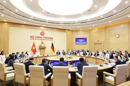 La 3ᵉ réunion du Comité mixte Vietnam–Allemagne sur la coopération économique et commerciale à Hanoï. Photo: VNA