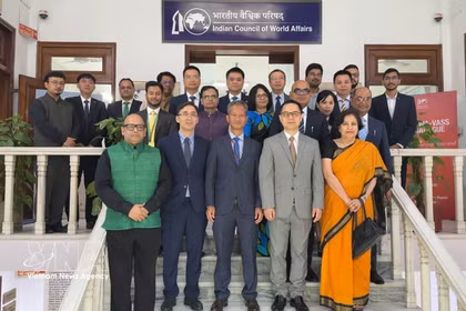 Des délégués participants 6e dialogue entre le Conseil indien des affaires mondiales (ICWA) et l'Académie des sciences sociales du Vietnam (VASS). Photo: VNA
