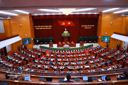 Clôture du 3e Plénum du Comité central du Parti du 14e mandat. Photo: VNA