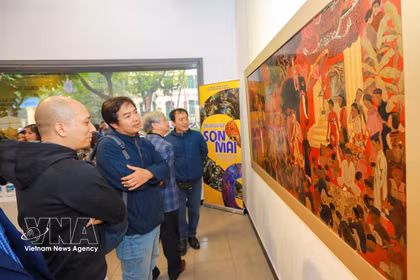 Exposition sur l'art de la laque à Hanoï en vue du 14ᵉ Congrès national du Parti. Photo: VNA 