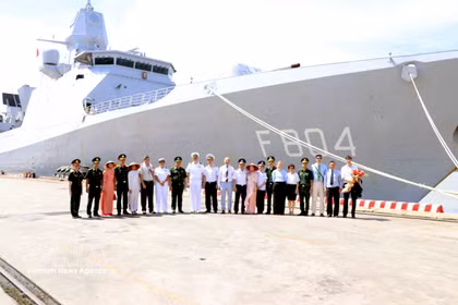 La frégate HNLMS De Ruyter est en escale au port de Hai Phong du 29 mai au 1er juin. Photo: VNA