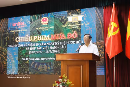 L'ambassadeur du Vietnam au Laos Nguyen Minh Tam s'exprime . Photo: VNA