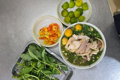 En 2024, le phở de Nam Dinh et de Hanoï a été reconnu patrimoine culturel immatériel national. Photo: tuoitre.vn