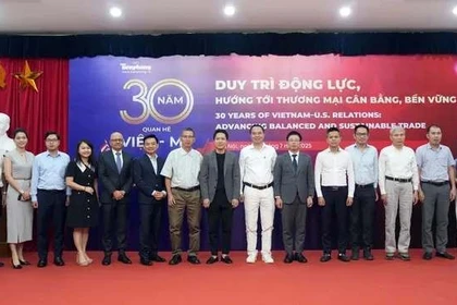 Séminaire "30 ans de relations entre Vietnam-États-Unis : Faire progresser un commerce équilibré et durable", organisé le 11 juillet à Hanoï. Photo: VNA
