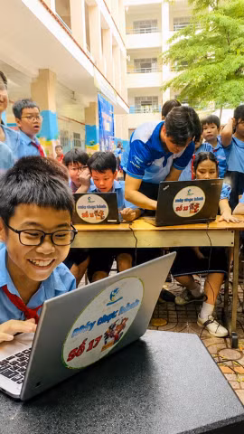 Pour la sécurité des enfants dans l'espace cybernétique