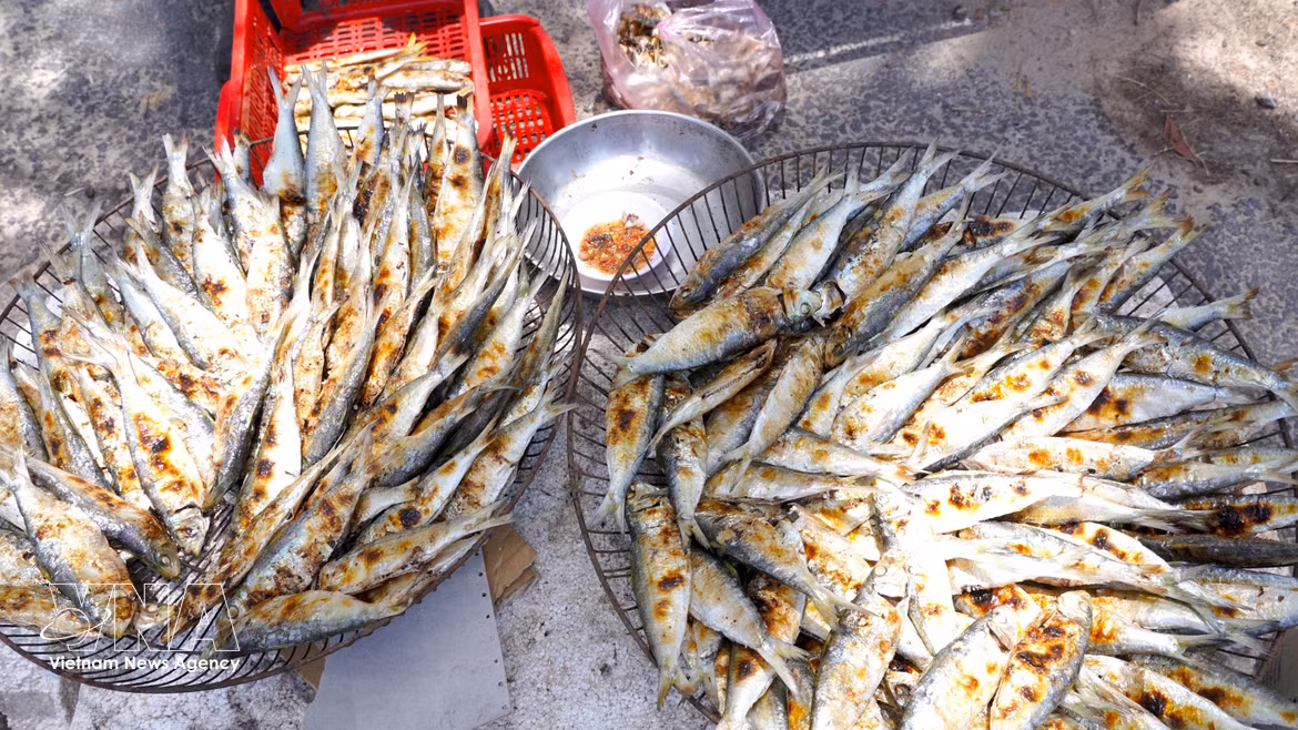 Le hareng grillé, parfum d’été sur les côtes de Quang Tri