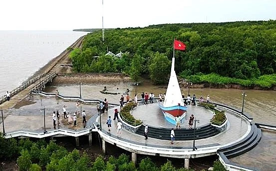 Découvrir Cà Mau, entre mangroves, pagodes et traditions vivantes