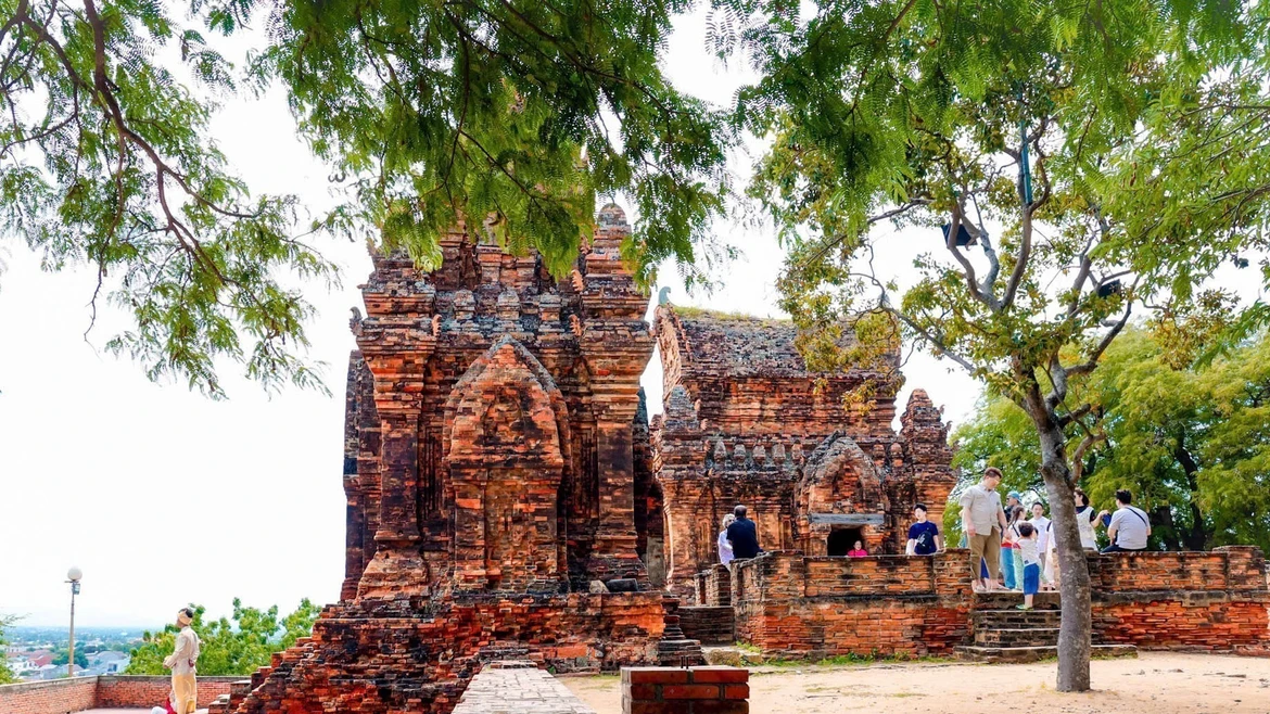 Les joyaux spirituels du Sud de Khanh Hoa : temples et pagodes aux charmes séculaires