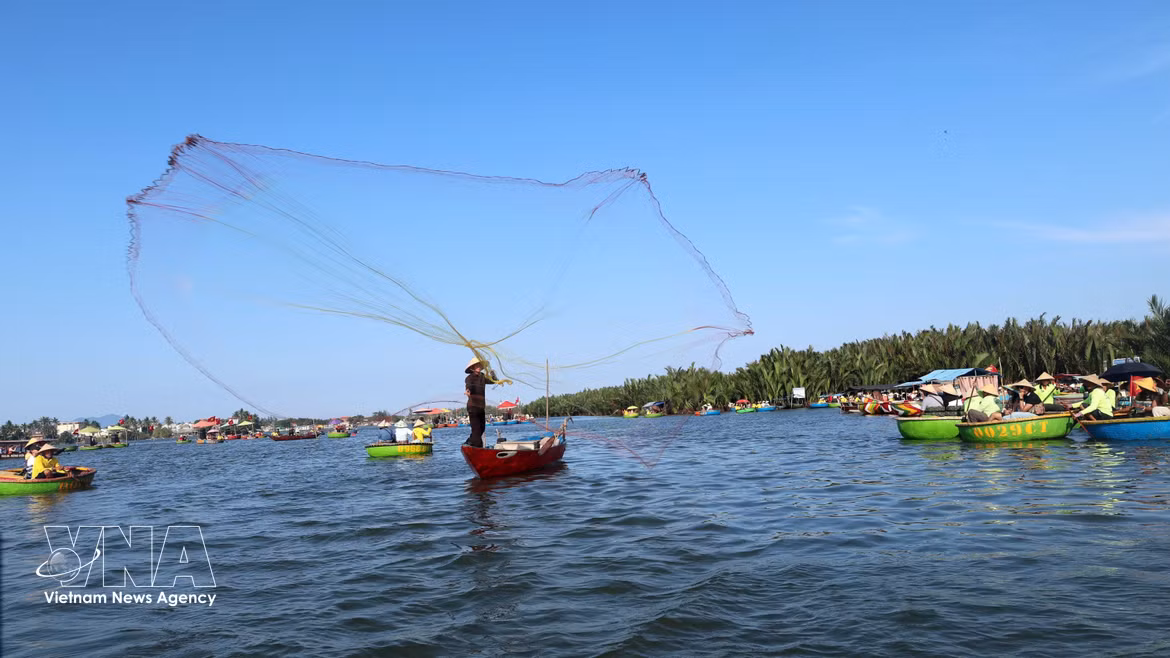 Da Nang : découverte du village de cocotiers de Cam Thanh en bateaux paniers