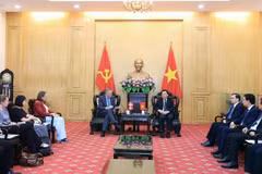 Le professeur-docteur Nguyên Xuân Thang, directeur de l’Académie nationale de politique Hô Chi Minh, reçoit l’ambassadeur du Danemark au Vietnam, Nicolai Prytz. Photo: VNA