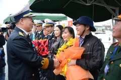 La Marine vietnamienne apporte la joie du Têt dans les îles éloignées