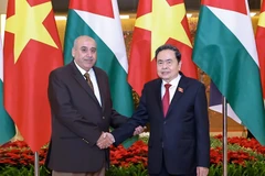 Le président de la Chambre basse de Jordanie, Mazen Turki El Qadi, et le plus haut législateur vietnamien, Tran Thanh Man. Photo: VNA