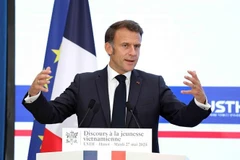 Le président français Emmanuel Macron s'exprime lors de la rencontre. Photo: VNA