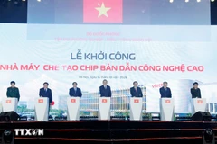 Cérémonie de lancement de la construction de la première usine vietnamienne de puces au Parc technologique de Hoa Lac à Hanoi, avec une production expérimentale prévue pour 2028. Photo: VNA
