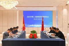 L'entretien entre les deux ministères de la Construction du Vietnam et du Logement et du Développement urbain et rural. Photo: baomoi.com 