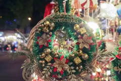 Hanoï resplendissante dans les couleurs de Noël