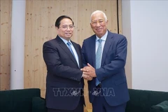 Le Premier ministre Pham Minh Chinh (gauche) et le président du Conseil européen Antonio Costa. Photo: VNA