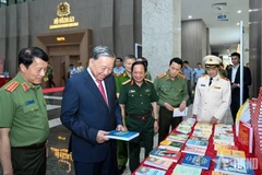 Les forces de sécurité publique saluées pour leur adhésion aux idéaux du Président Ho Chi Minh